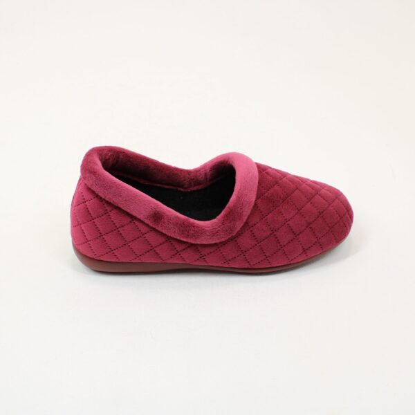 LOTUS Antonia Quilted Slippers ULH102